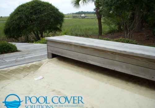 Charleston SC Manual Pool Cover with Wood Bench (1)