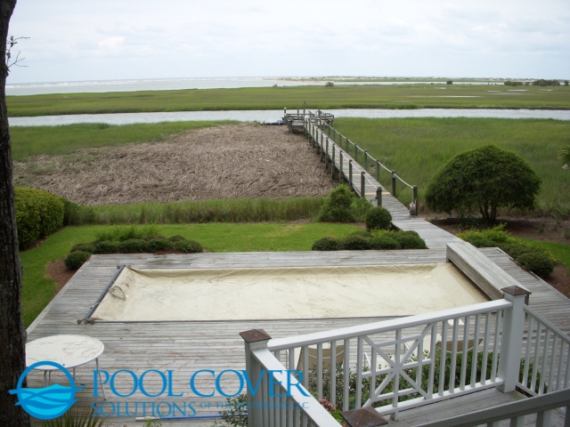 Charleston SC Manual Pool Cover with Wood Bench (4)